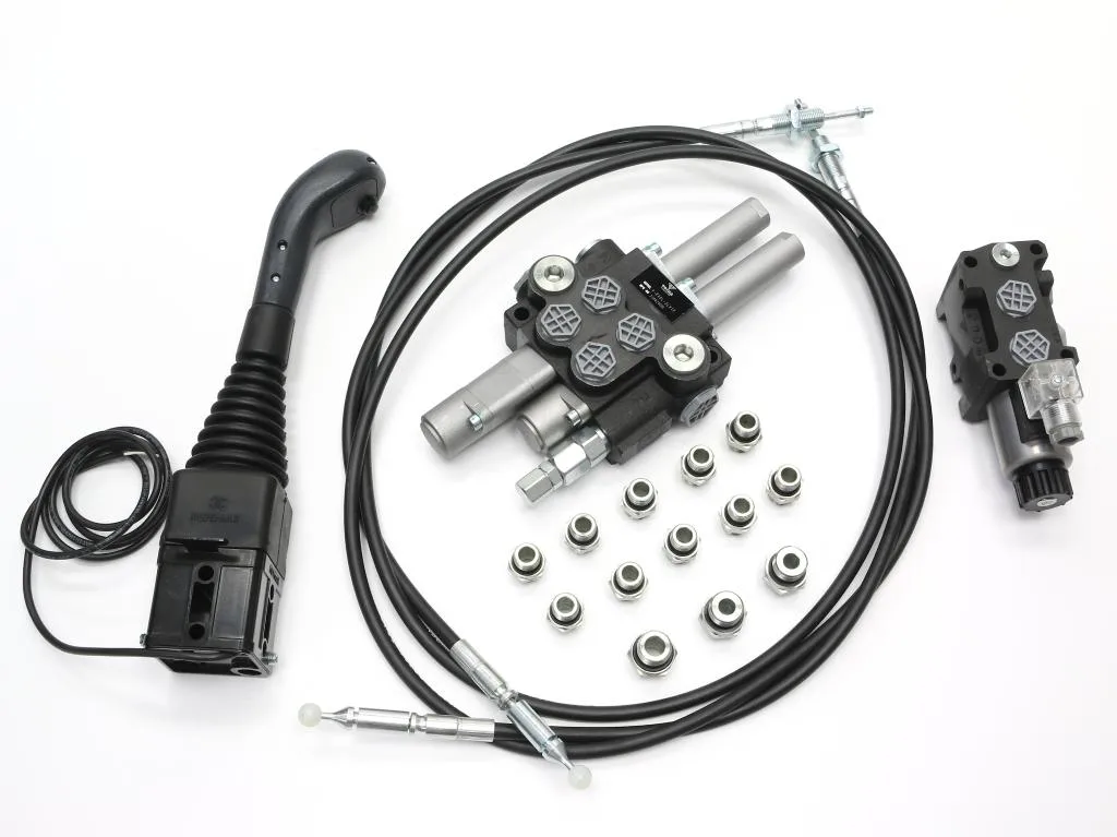 Zestaw (1 sekcja pływająca) do Ładowacz TUR -Rozdzielacz 40L 2-sekcyjny + Elektrozawór + Joystick z przyciskiem + Elementy złączne + Linki na kulkę 1500mm VOIMA